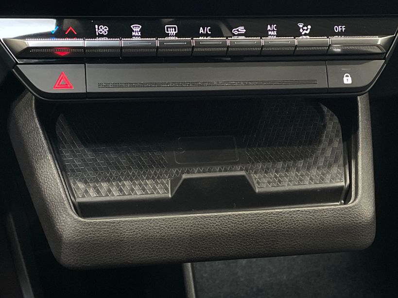 RENAULT MEGANE E TECH 2023 - Photo n°17