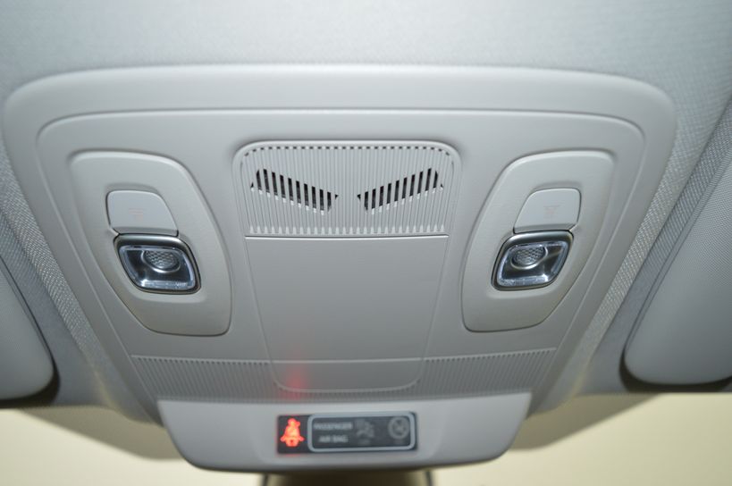 RENAULT MEGANE IV ESTATE 2019 - Photo n°22