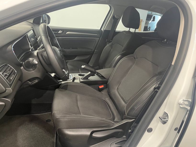 RENAULT MEGANE IV BERLINE 2022 - Photo n°29