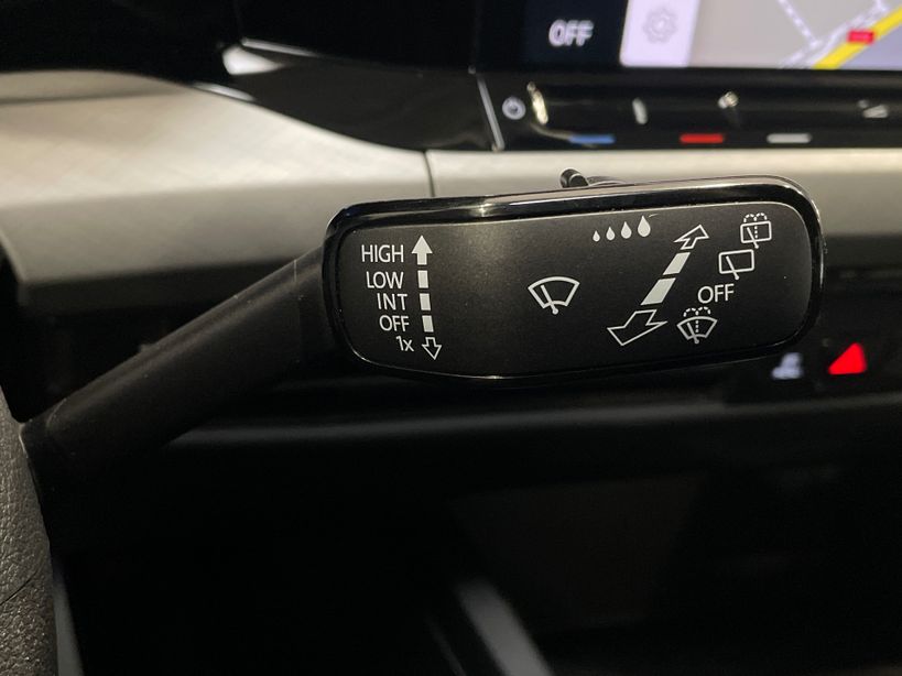 VOLKSWAGEN GOLF 2023 - Photo n°32