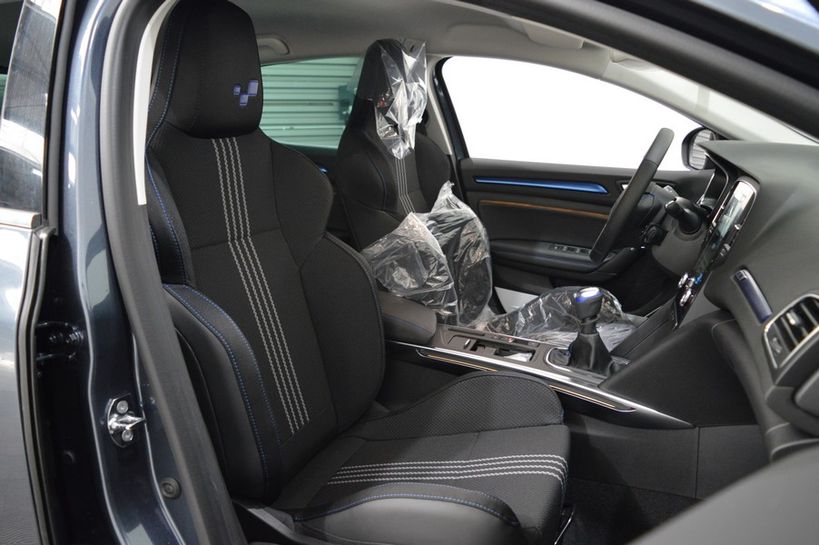 RENAULT MEGANE IV BERLINE 2019 - Photo n°7