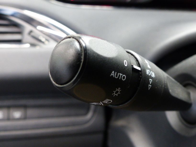 PEUGEOT 208 2013 - Photo n°16
