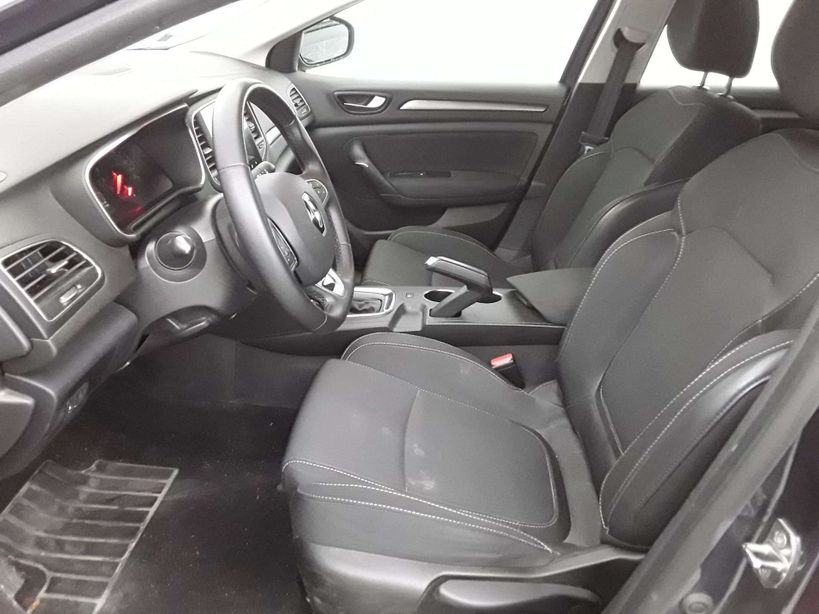 RENAULT MEGANE IV BERLINE 2022 - Photo n°12