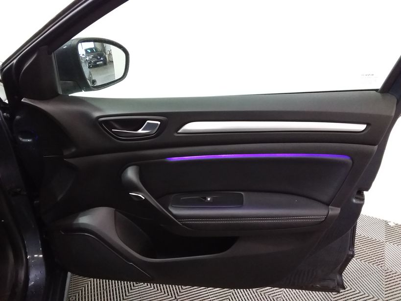 RENAULT MEGANE IV BERLINE 2021 - Photo n°8