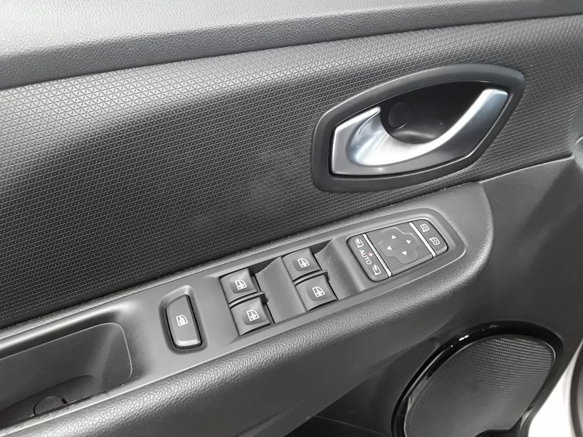 RENAULT CLIO IV 2018 - Photo n°25
