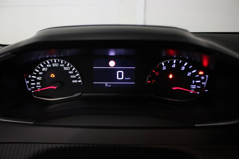 PEUGEOT 208 2022 - Photo n°11