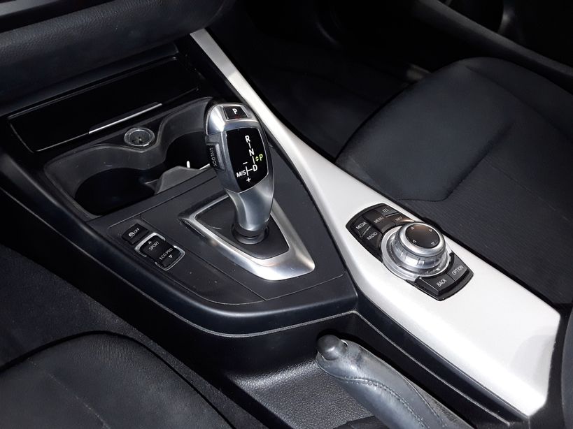 BMW SERIE 1 F20 2014 - Photo n°14