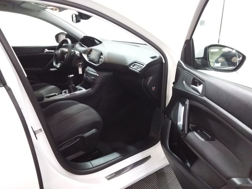 PEUGEOT 308 2020 - Photo n°7