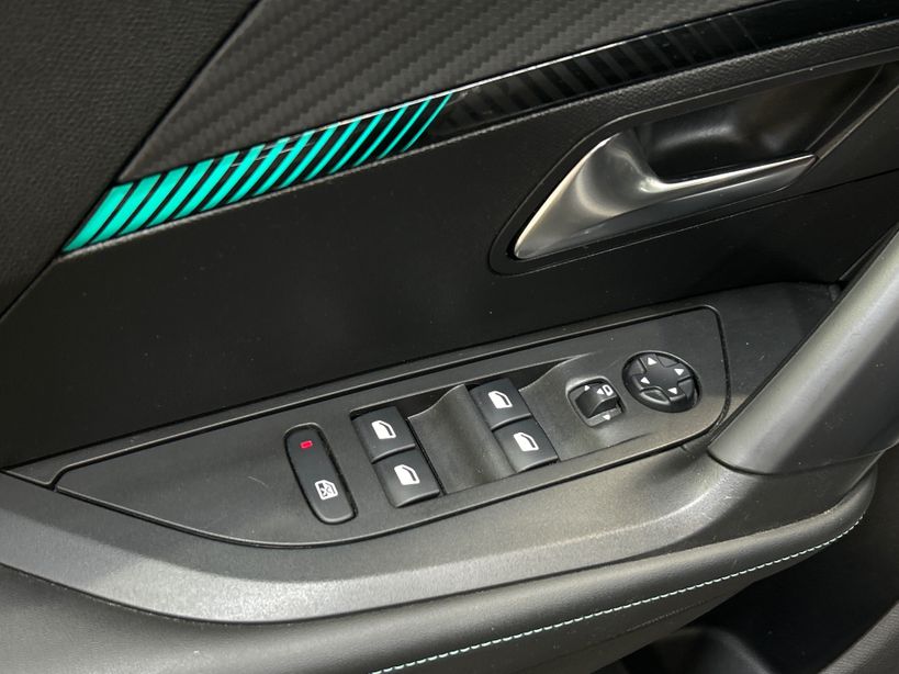 PEUGEOT 2008 BUSINESS 2021 - Photo n°32