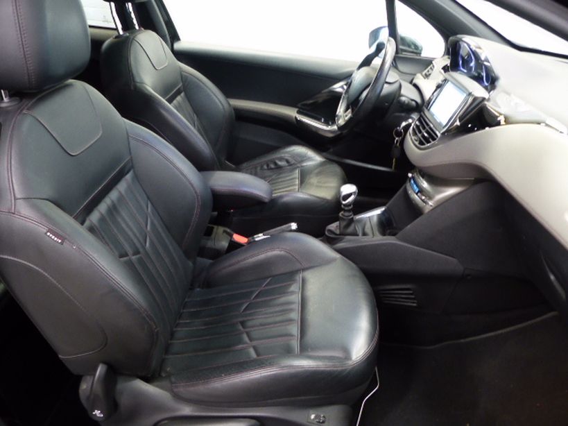 PEUGEOT 208 2014 - Photo n°17