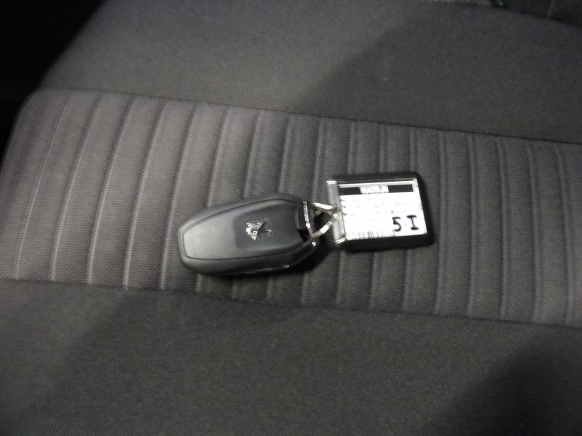 PEUGEOT 3008 2023 - Photo n°5