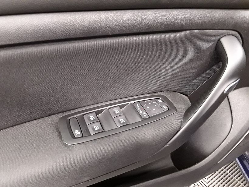 RENAULT MEGANE IV BERLINE BUSINESS 2020 - Photo n°24