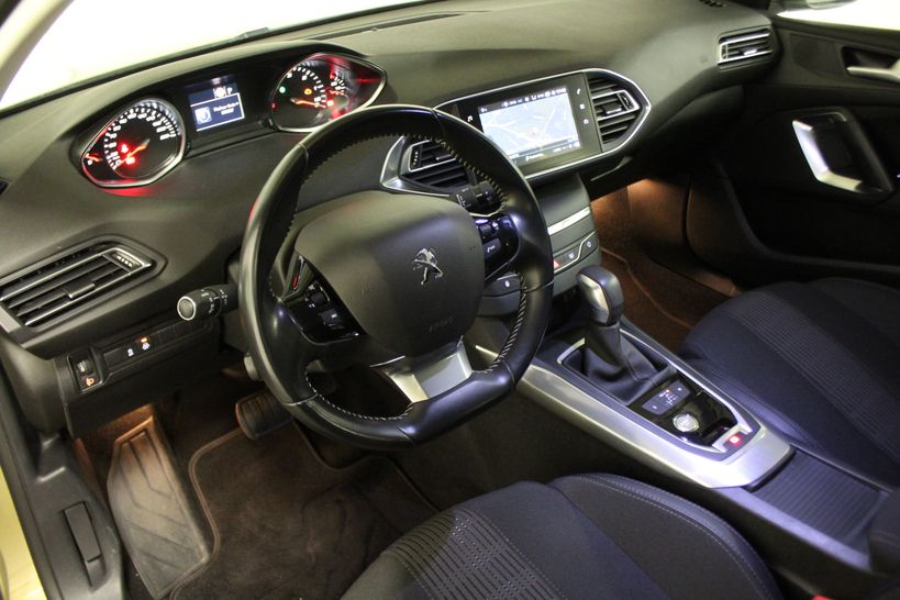 PEUGEOT 308 2018 - Photo n°11