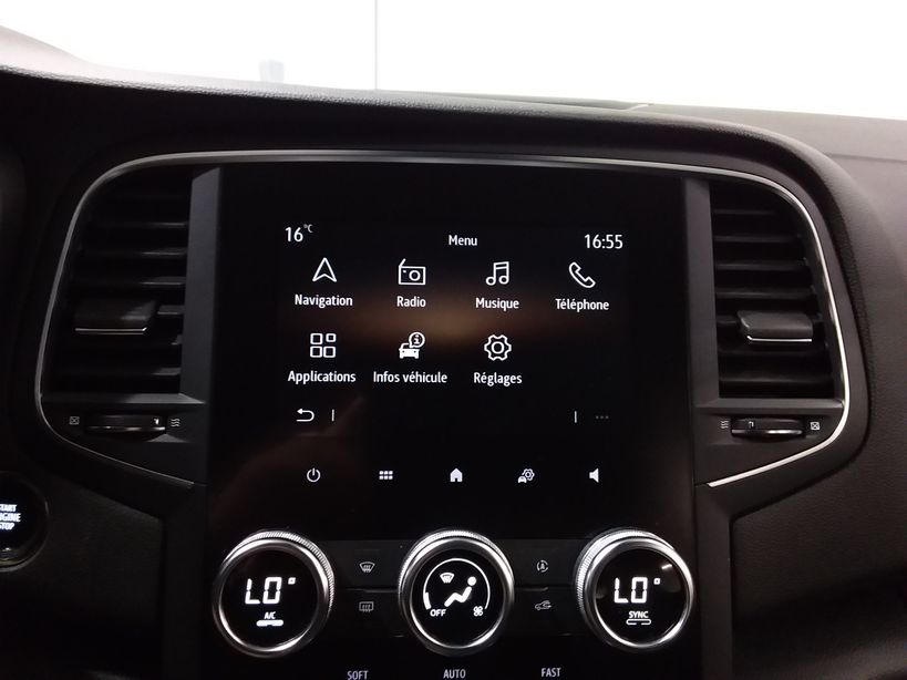 RENAULT MEGANE IV BERLINE 2021 - Photo n°18