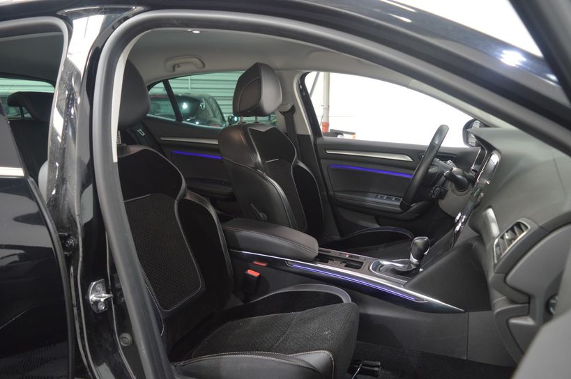RENAULT MEGANE IV BERLINE 2017 - Photo n°7
