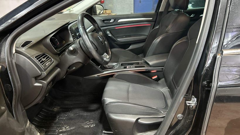 RENAULT MEGANE IV BERLINE 2021 - Photo n°10