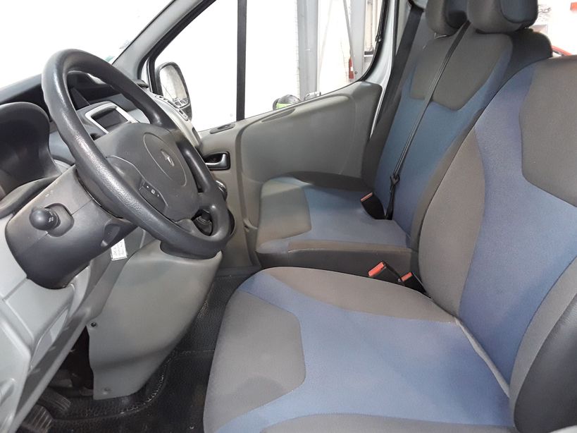 RENAULT TRAFIC II PASSENGER 2013 - Photo n°2