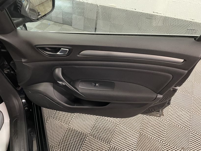 RENAULT MEGANE IV BERLINE 2021 - Photo n°33