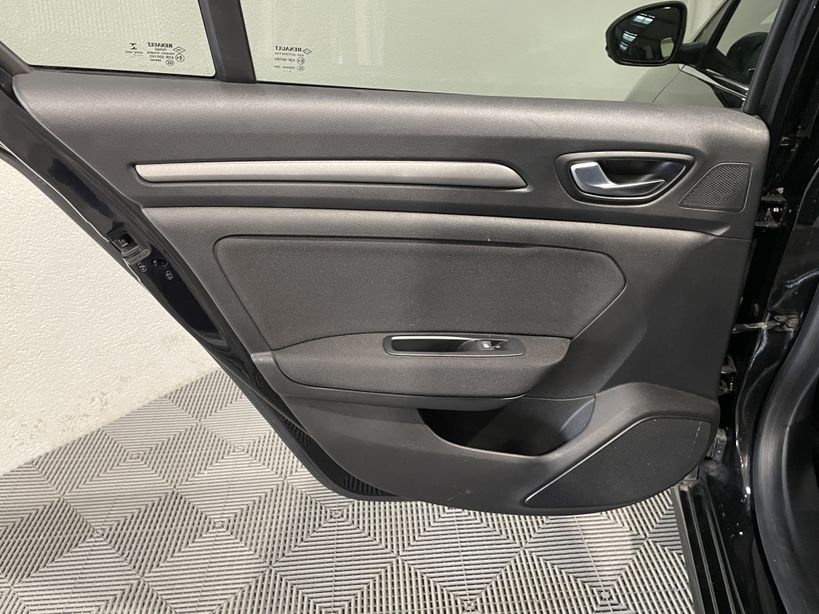 RENAULT MEGANE IV ESTATE 2021 - Photo n°15