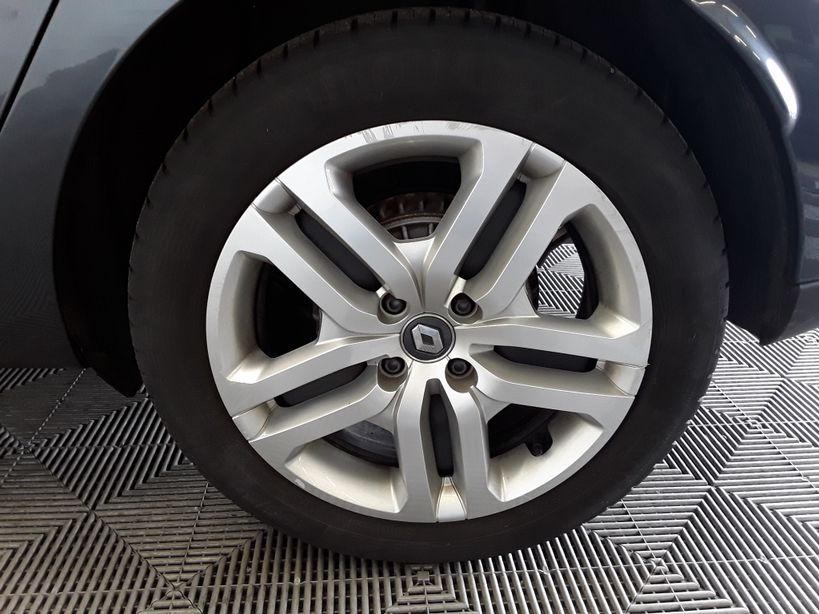 RENAULT CLIO IV ESTATE 2017 - Photo n°5