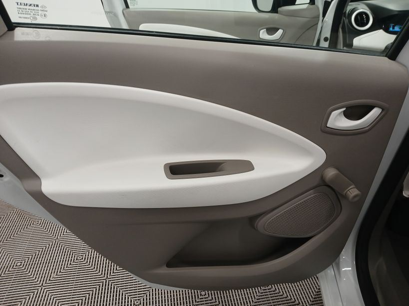 RENAULT ZOE 2017 - Photo n°16