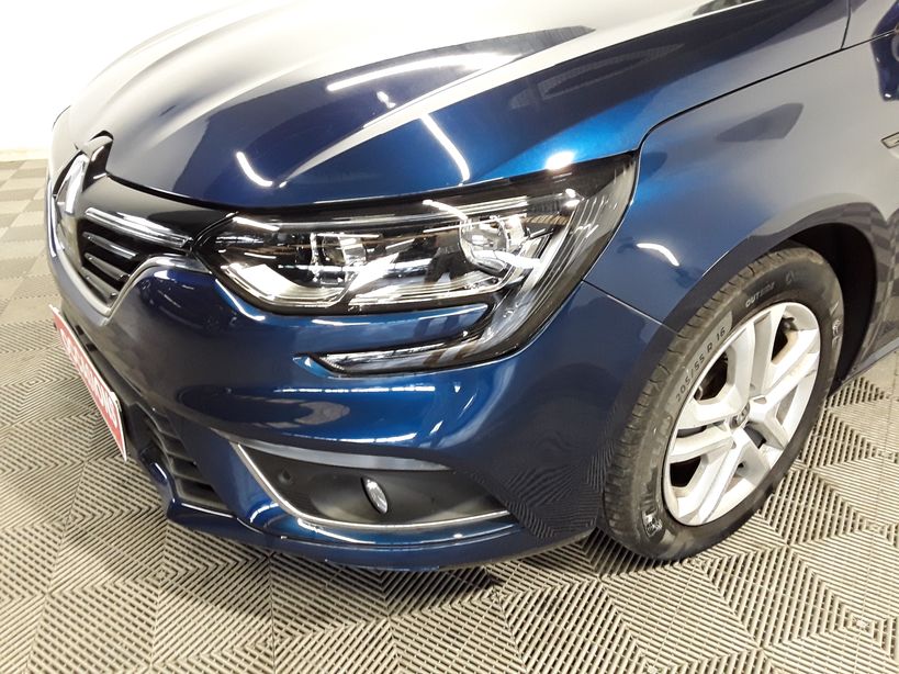 RENAULT MEGANE IV BERLINE BUSINESS 2020 - Photo n°3