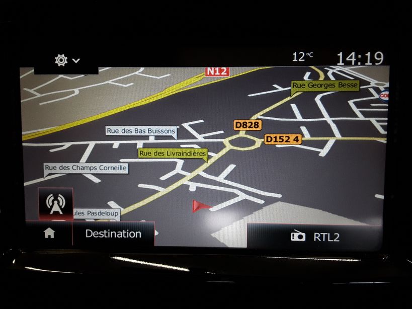 RENAULT CLIO IV ESTATE 2017 - Photo n°11