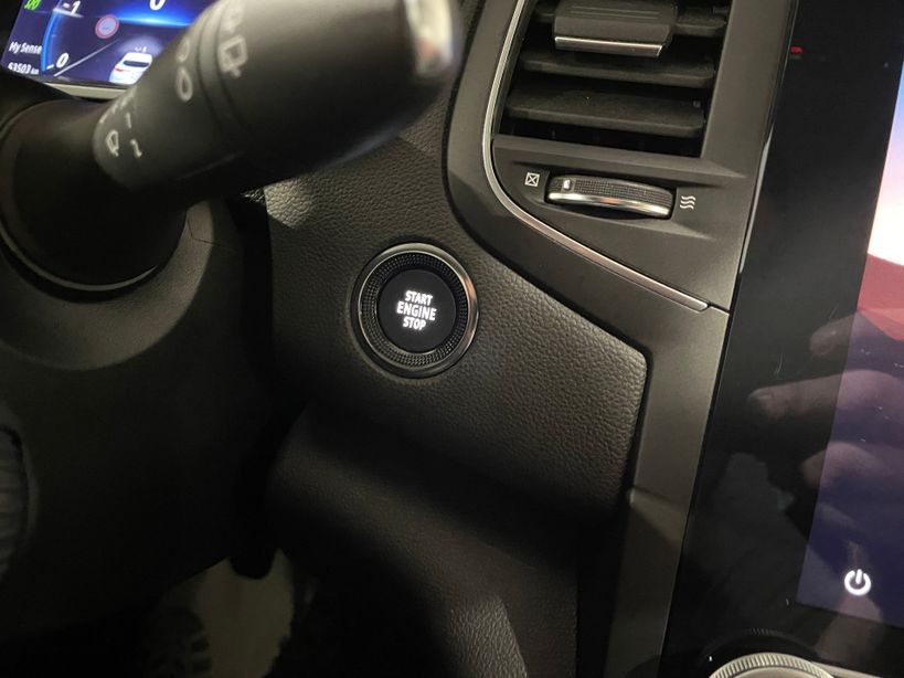 RENAULT MEGANE IV BERLINE 2022 - Photo n°32