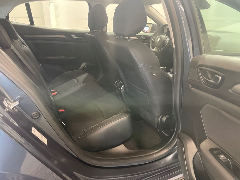 RENAULT MEGANE IV BERLINE 2022 - Photo n°8
