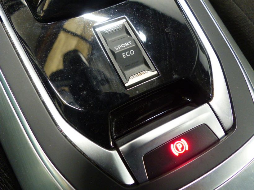 PEUGEOT 308 2021 - Photo n°17