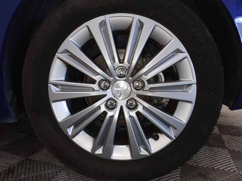 PEUGEOT 308 2019 - Photo n°20