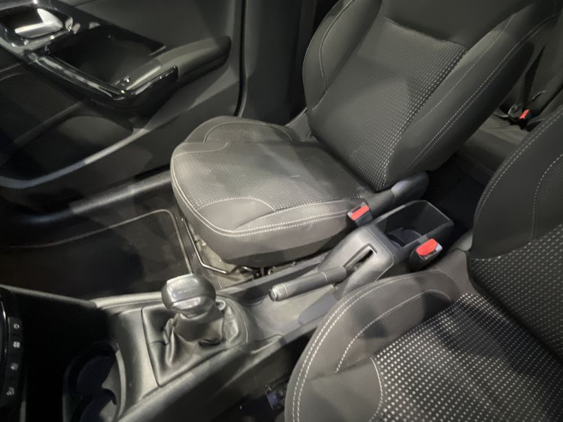 PEUGEOT 208 2016 - Photo n°19