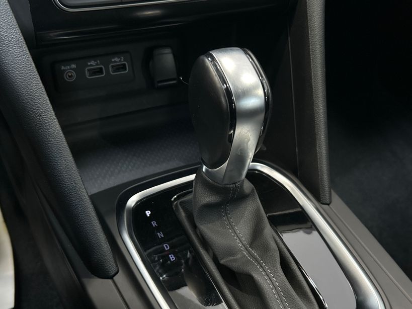 RENAULT MEGANE IV BERLINE 2023 - Photo n°18