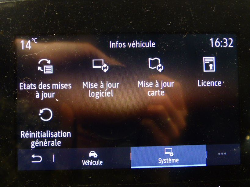 RENAULT MEGANE IV ESTATE 2020 - Photo n°16