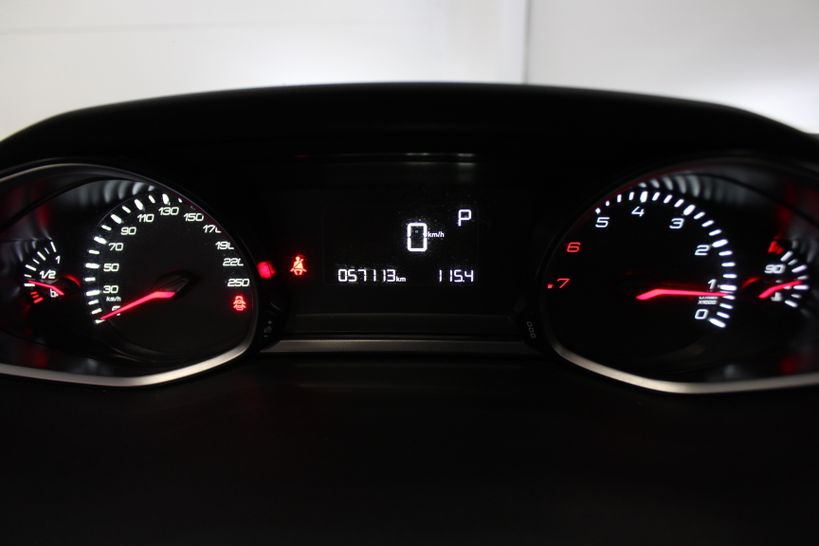 PEUGEOT 308 2019 - Photo n°16