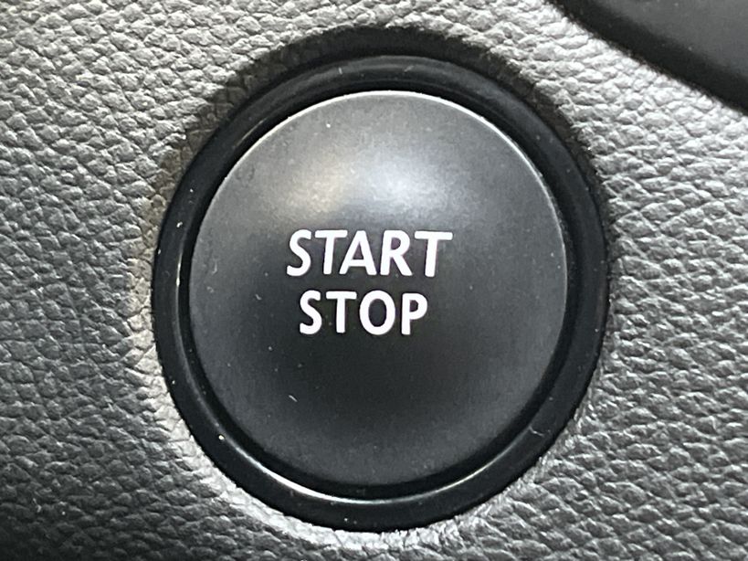 RENAULT MEGANE IV BERLINE 2020 - Photo n°32