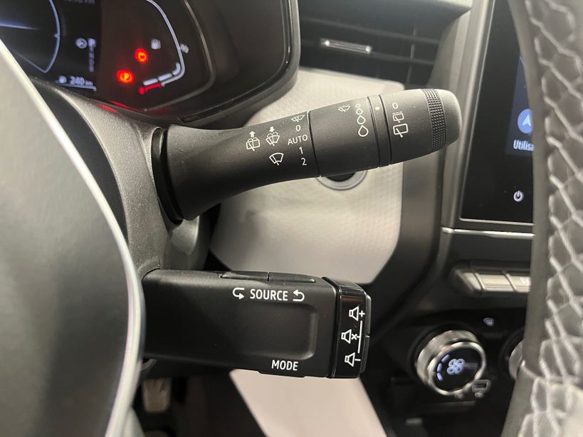 RENAULT CLIO V 2021 - Photo n°15