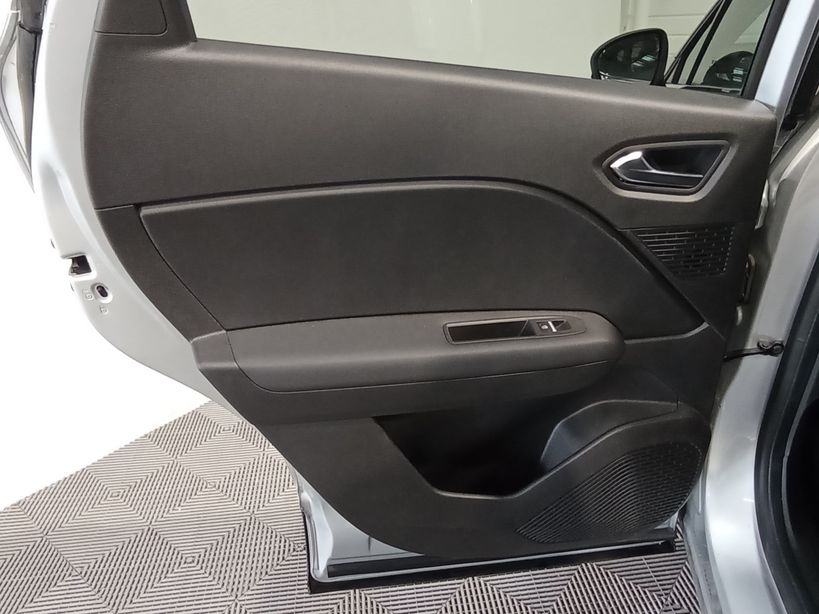 RENAULT CAPTUR 2022 - Photo n°17