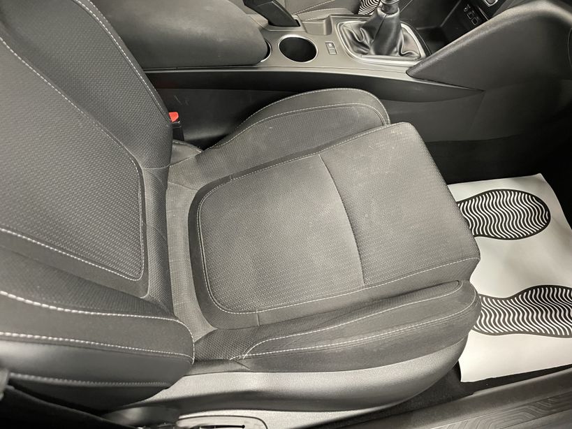 RENAULT MEGANE IV BERLINE 2022 - Photo n°14