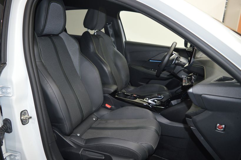 PEUGEOT 208 2020 - Photo n°10