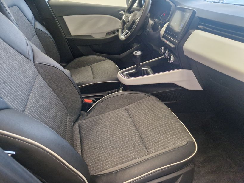 RENAULT CLIO V 2023 - Photo n°27