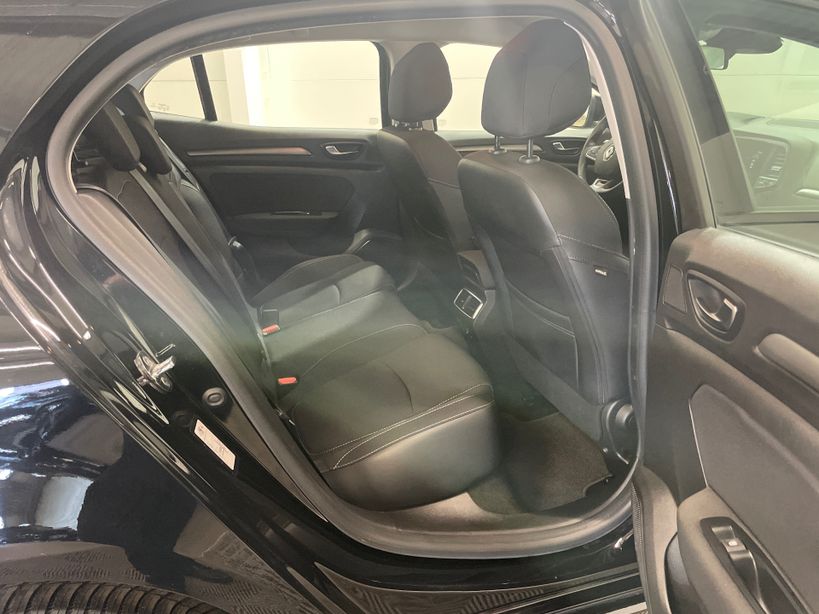 RENAULT MEGANE IV BERLINE 2022 - Photo n°8