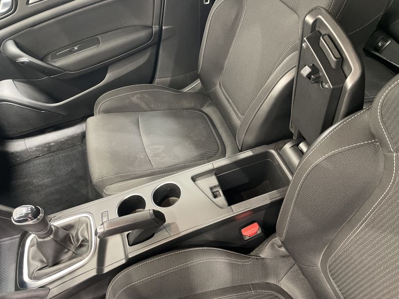 RENAULT MEGANE IV BERLINE 2021 - Photo n°22