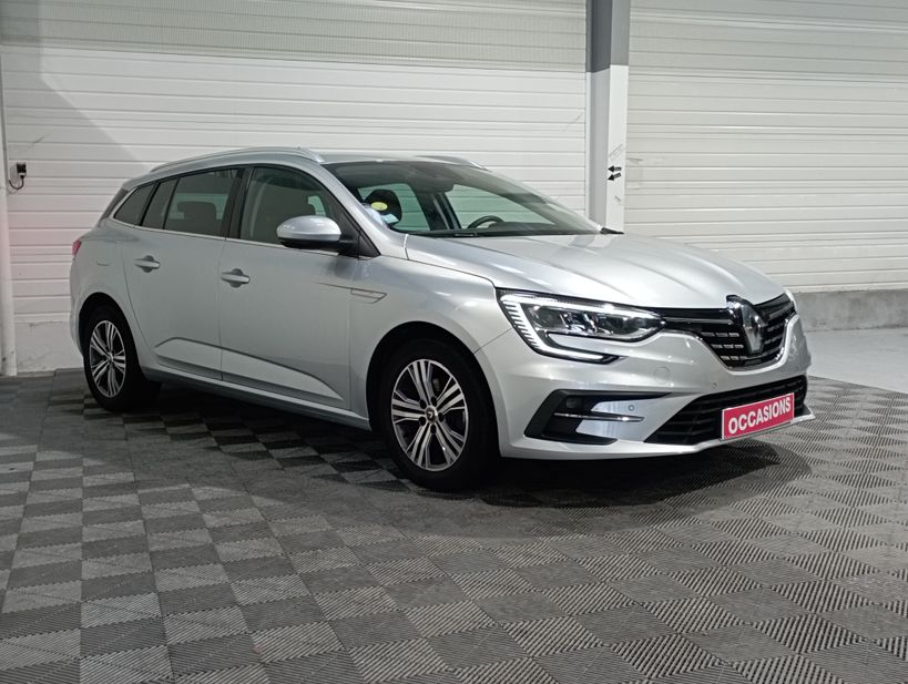 RENAULT MEGANE IV ESTATE 2022 - Photo n°3