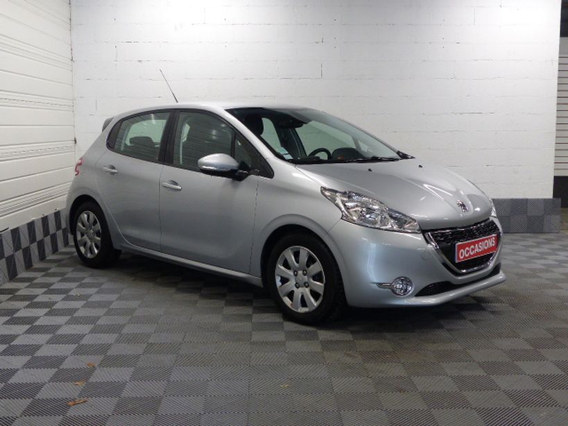 PEUGEOT 208 2013 - Photo n°3