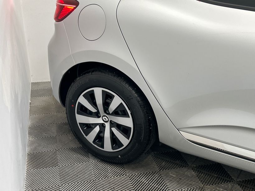 RENAULT CLIO V 2023 - Photo n°5