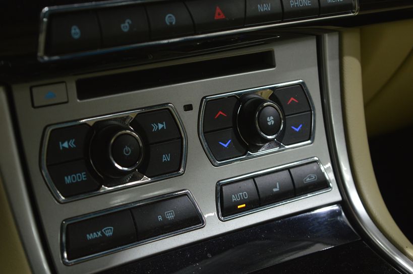 JAGUAR XF 2014 - Photo n°19