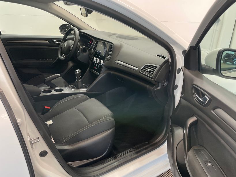 RENAULT MEGANE IV BERLINE 2021 - Photo n°7