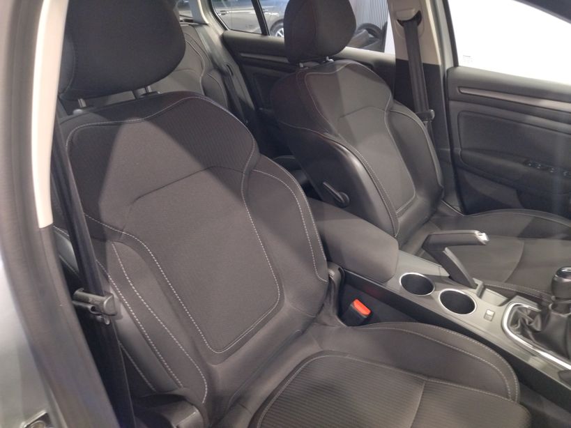 RENAULT MEGANE IV ESTATE 2021 - Photo n°9