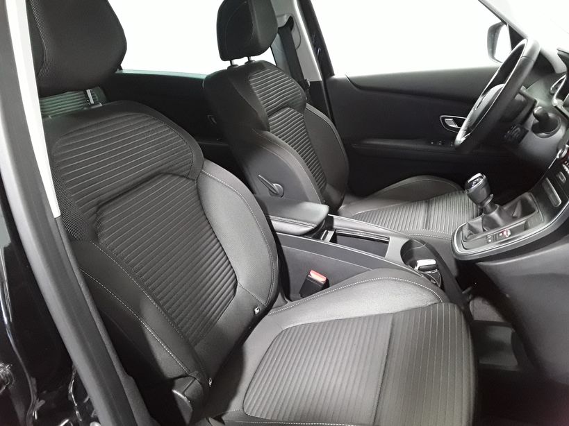 RENAULT GRAND SCENIC IV 2019 - Photo n°10